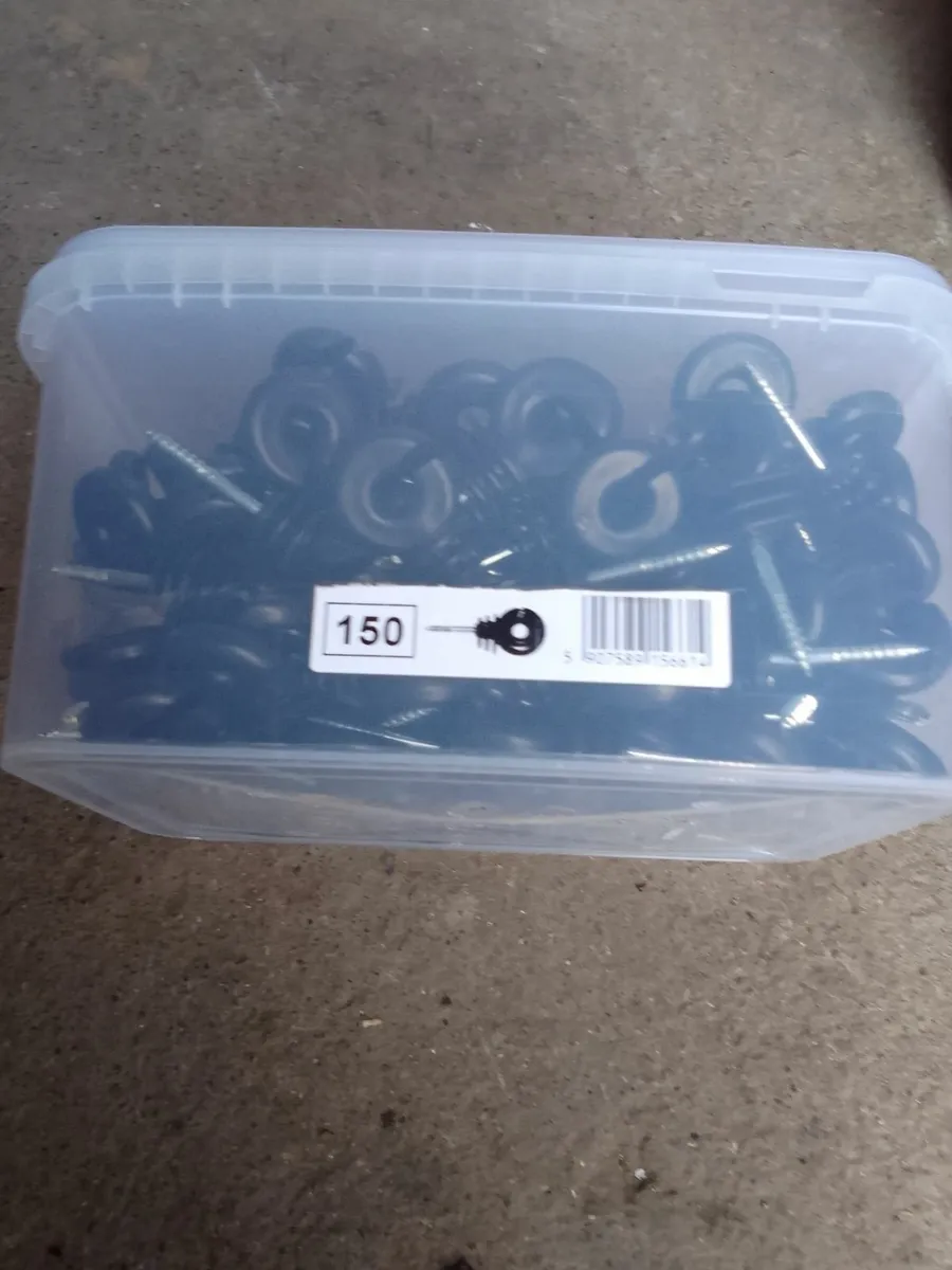 Screw in Insulators 150 pieces Delivered - Image 1