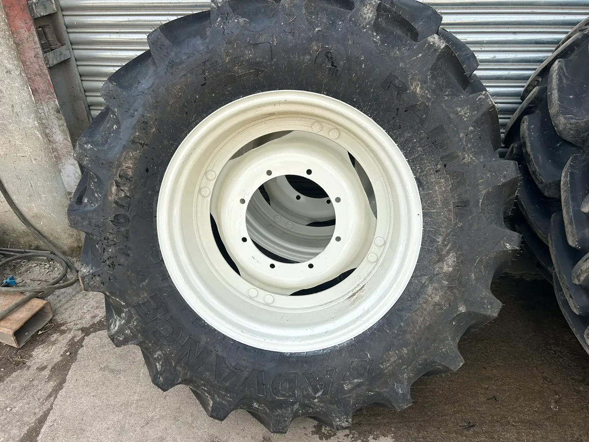 420/70/28 new Holland wheels new - Image 1