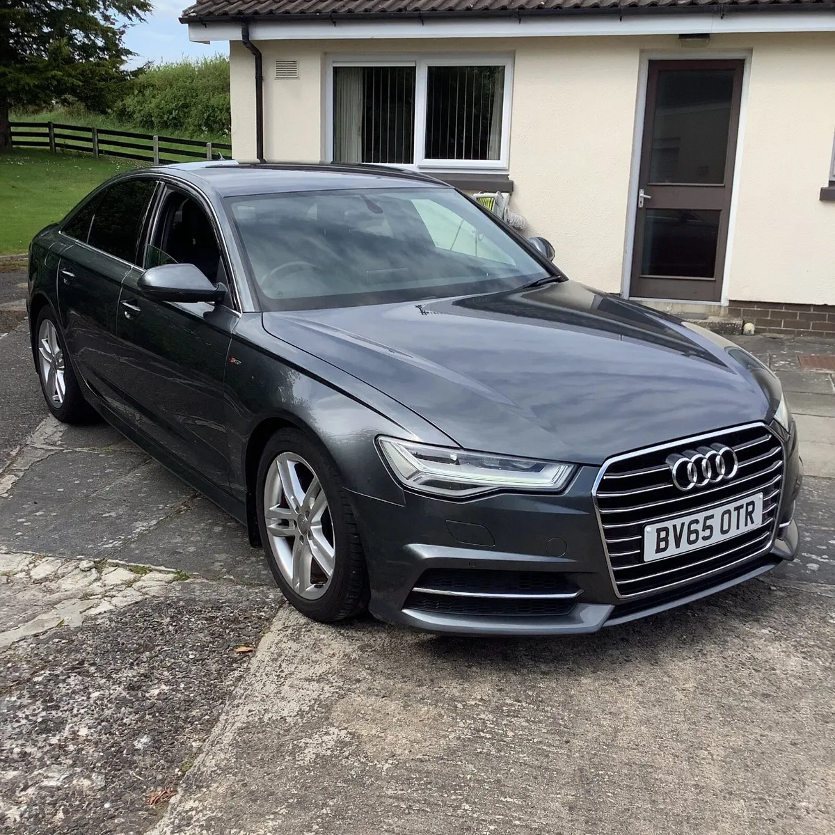 Audi A6 s line ultra 2.0 tdi manual aug 2015 mot d - Image 1