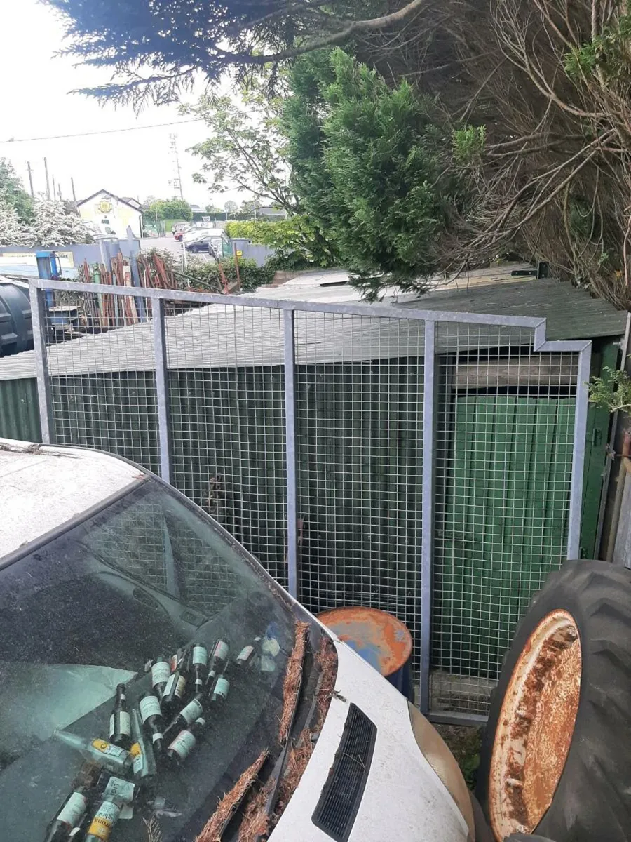 Galvanised yard gate - Image 4