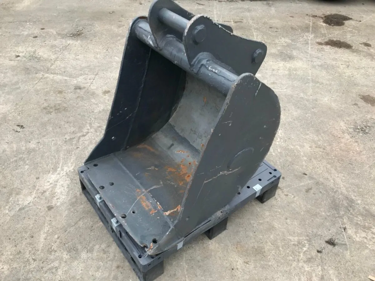 *** 24"  DIGGING BUCKET ......45mm PINS.....10H * - Image 3