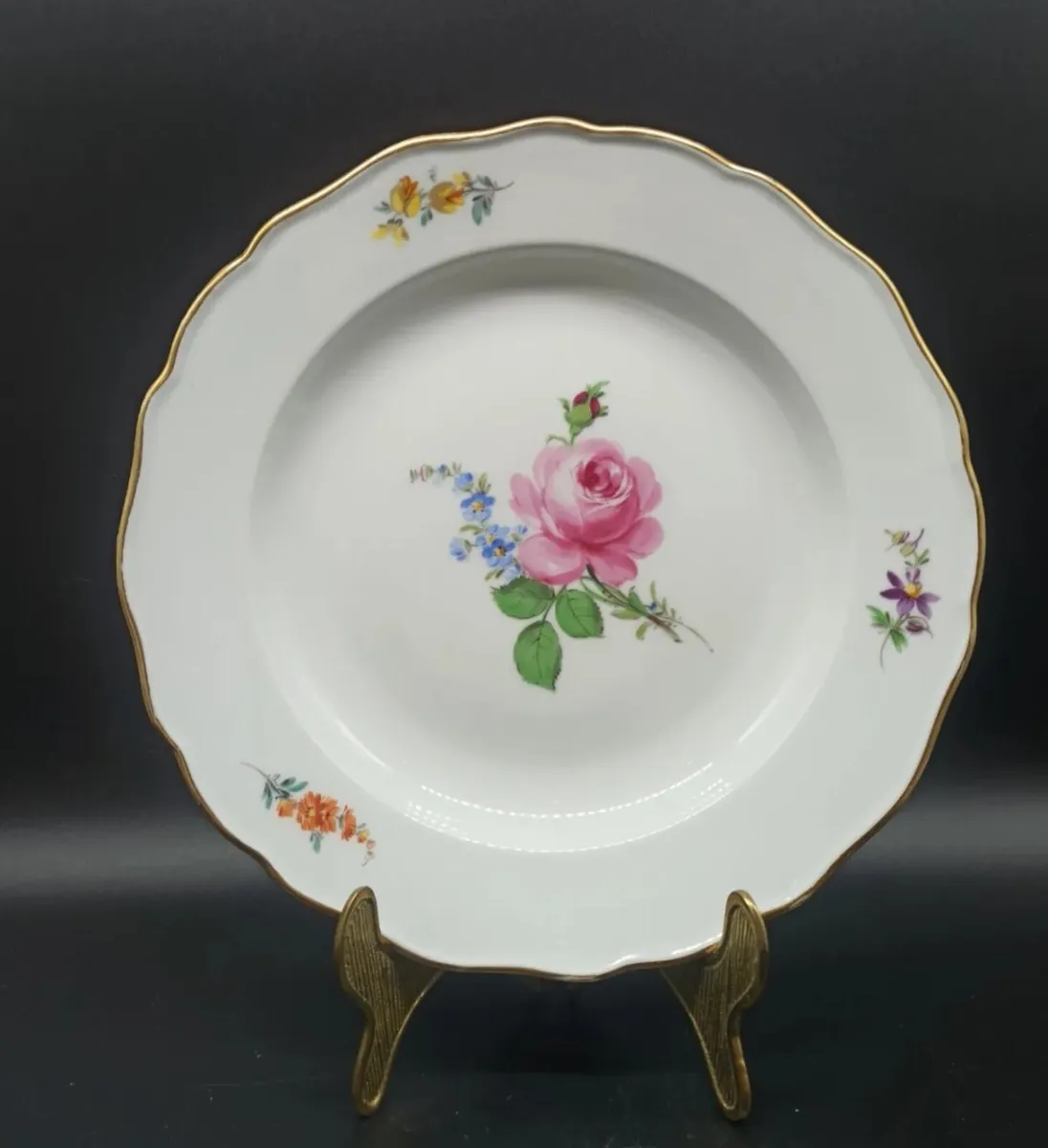 Meissen plate with flowers 1st choice - Image 1