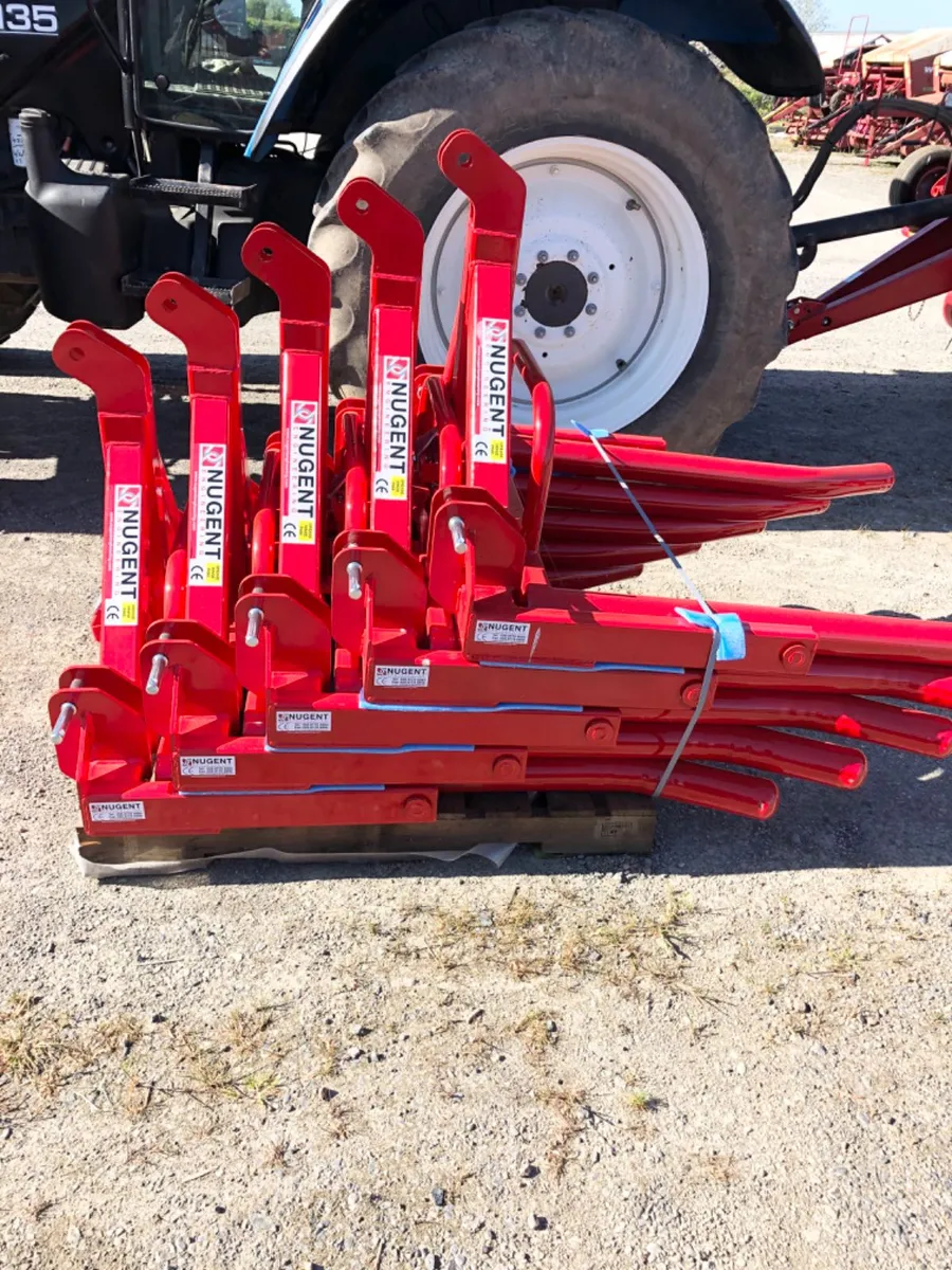 Nugent bale lifters - Image 1