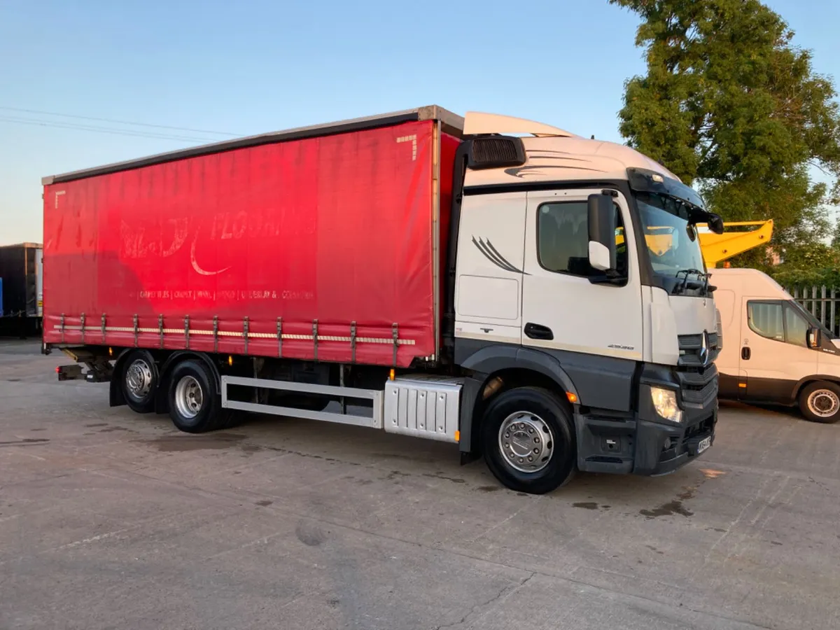 Mercedes Actros 2536 Curtainsider Rearlift