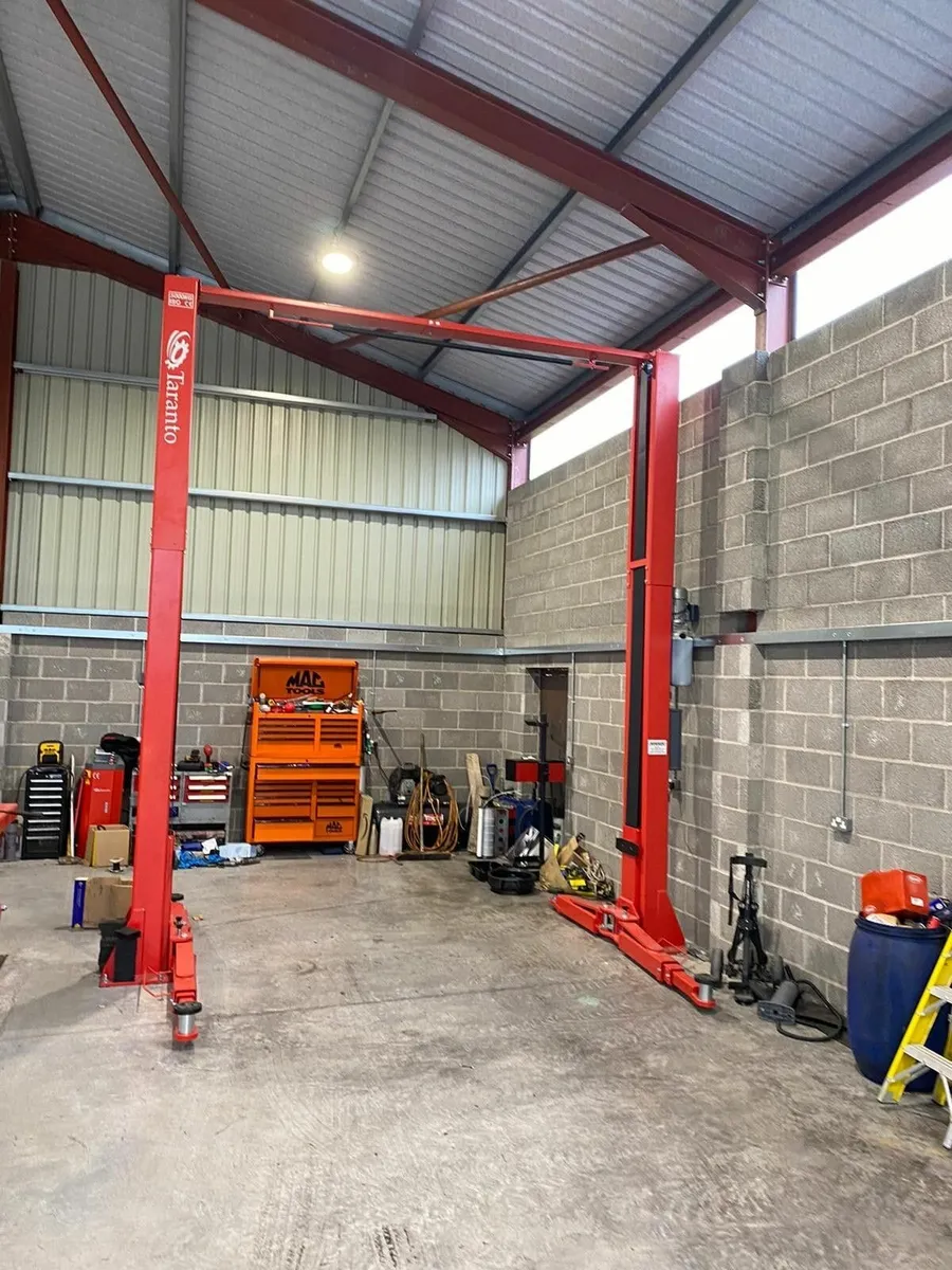 2 Post Lift - Image 4