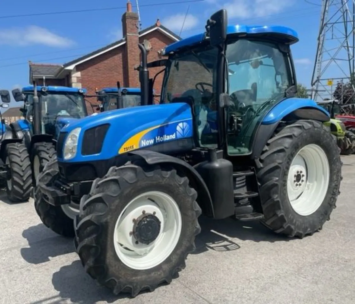 2005 - New Holland TS115A - Cab Suspension