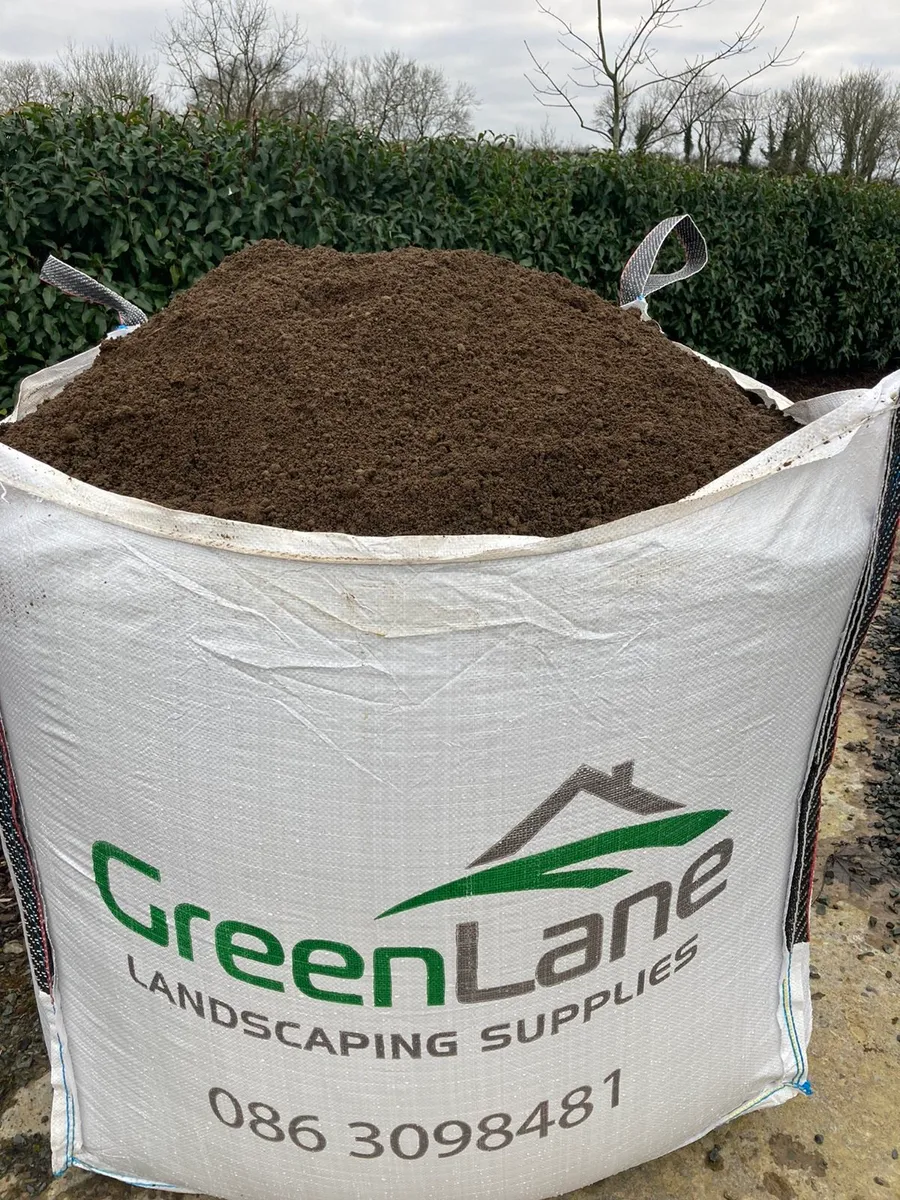 Bark/ topsoil for sale - Image 2