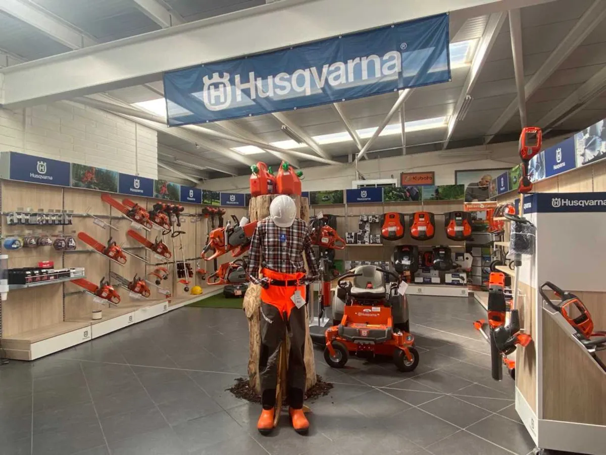 Husqvarna LC 140SP walk-behind lawnmower - Image 4