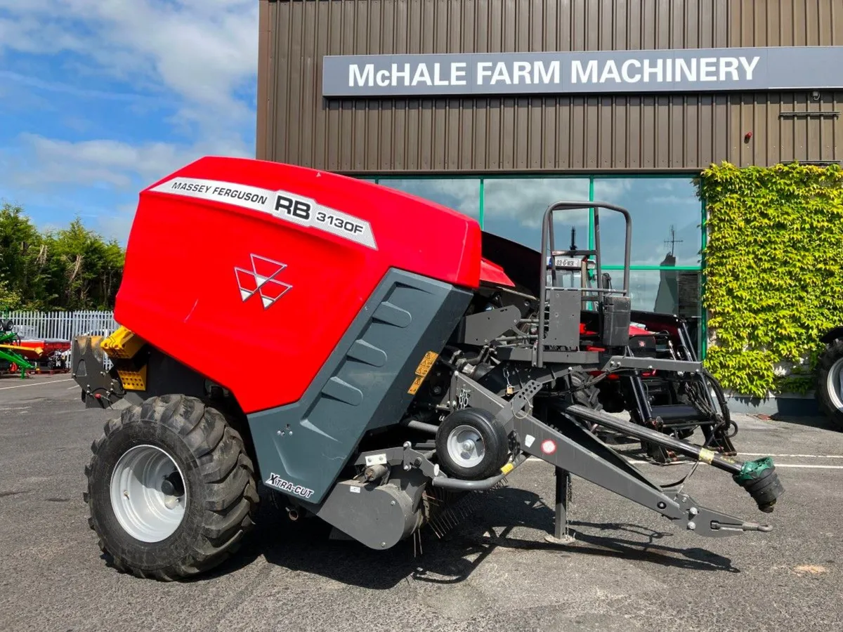 2021 MASSEY FERGUSON 3130F ROUND BALER - Image 1