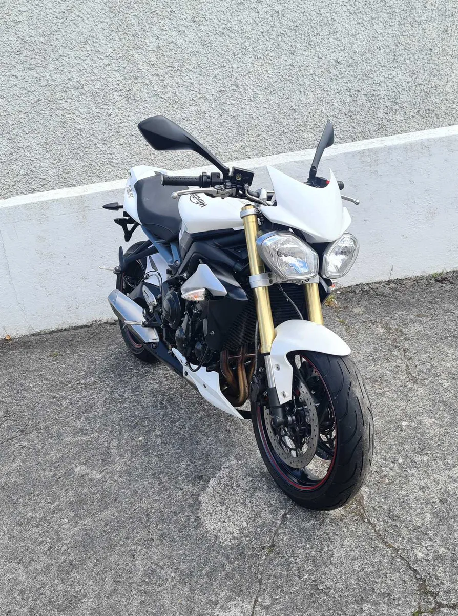 Street Triple @ Doyles Athlone - Image 3