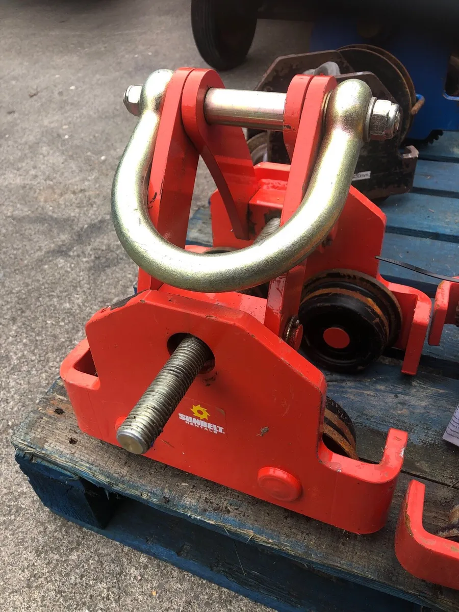 Steel Girder Geared Trolley - Image 1