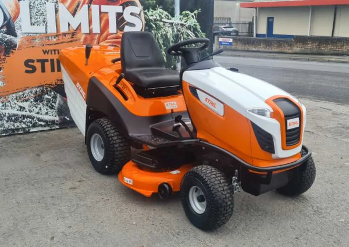 STIHL RT5112 Ride on Mower 23hp 43" Cut - Image 1