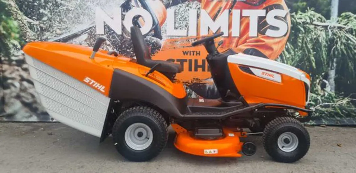 STIHL RT5112 Ride on Mower 23hp 43" Cut - Image 2