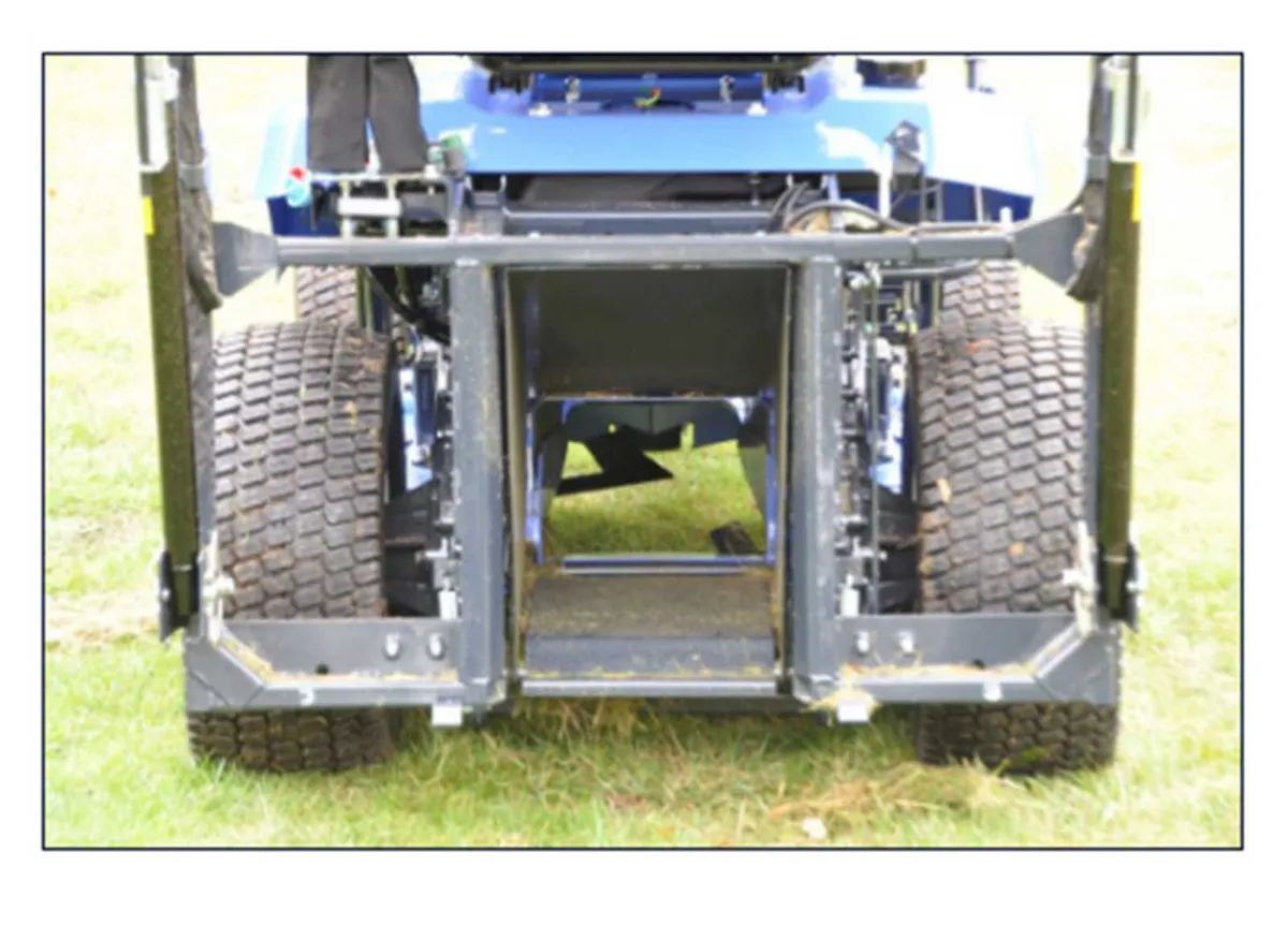 Iseki SXG 324 Mower - Image 4