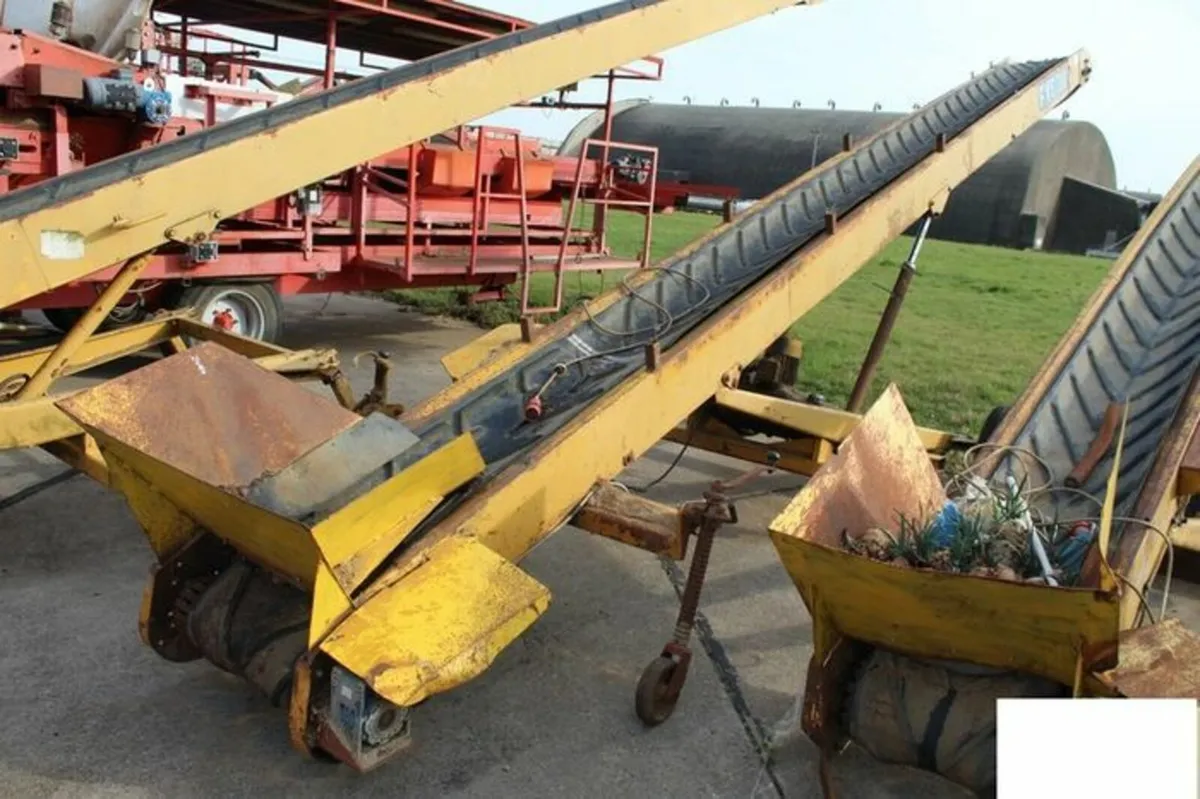 Fyson c.7m 3ph rubber belt elevator