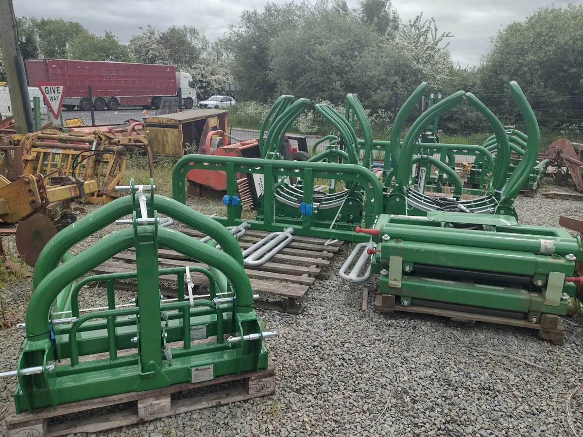 CASHEL BALE HANDLING EQUIPMENT - Image 1