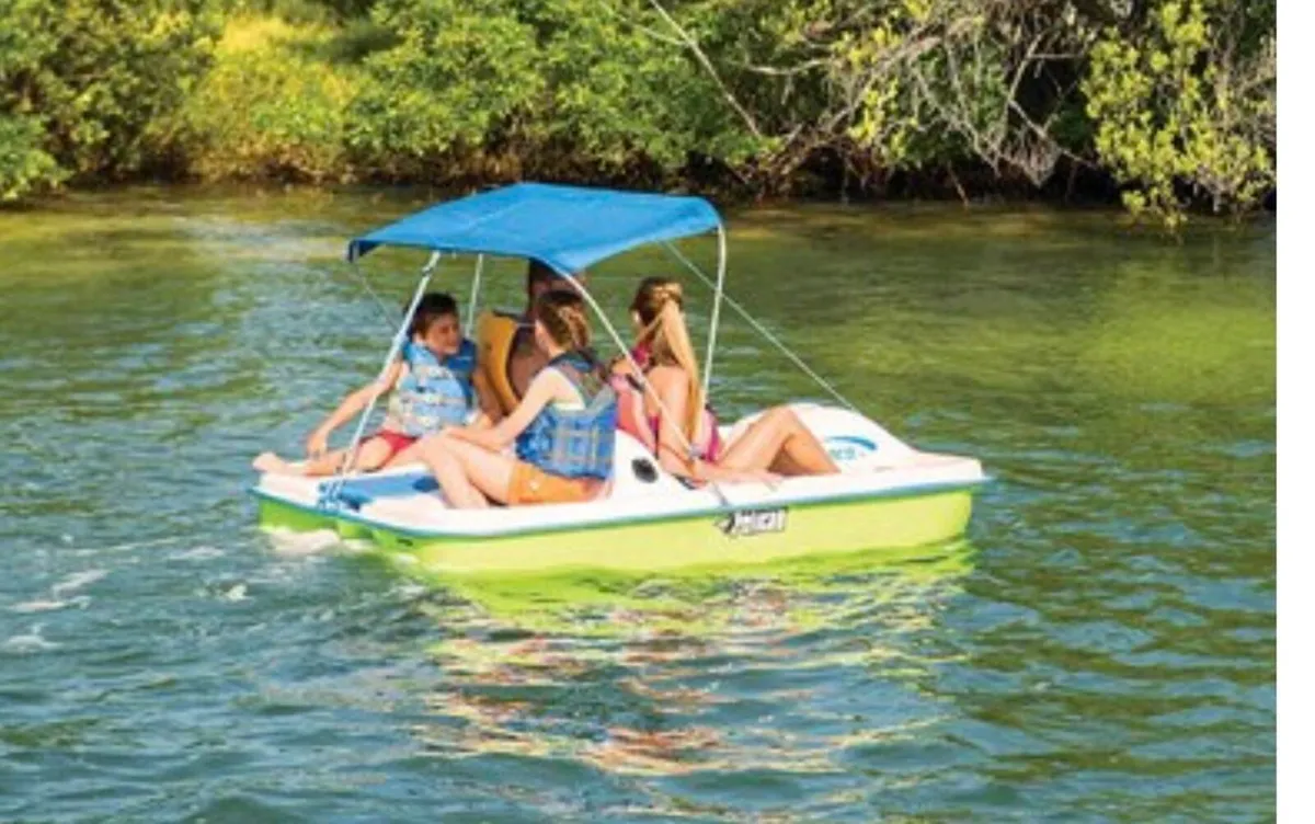 Pedal boat with canopy - Image 2