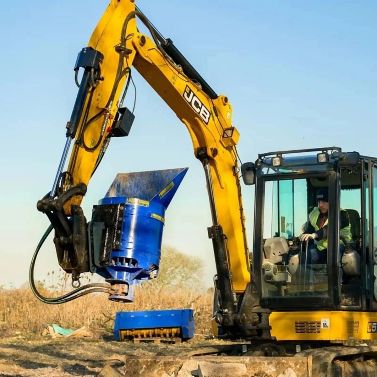 Auger Torque Cone Crusher Bucket - Image 3