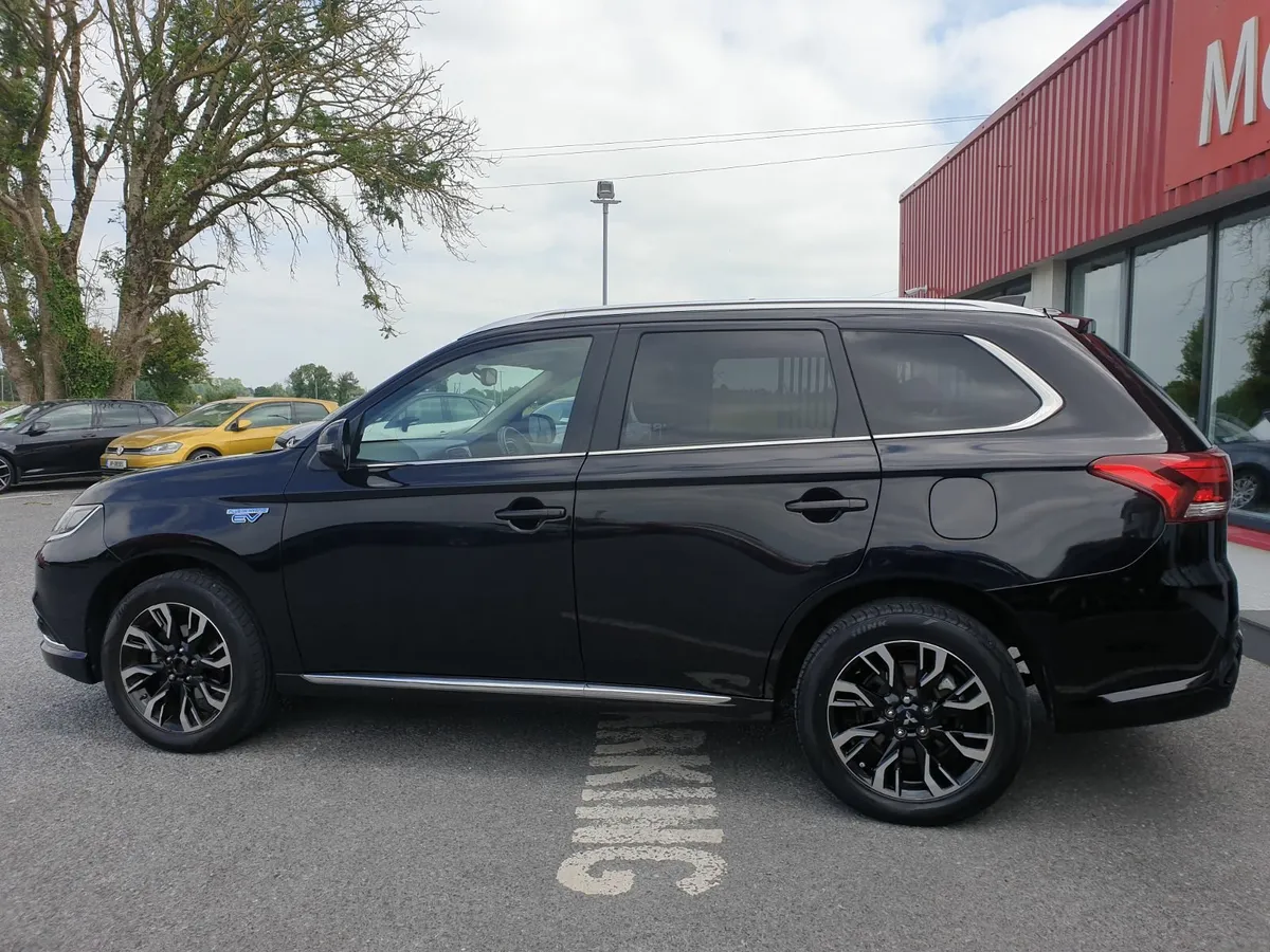 Mitsubishi Outlander GX3+ PHEV 200BHP - Image 3