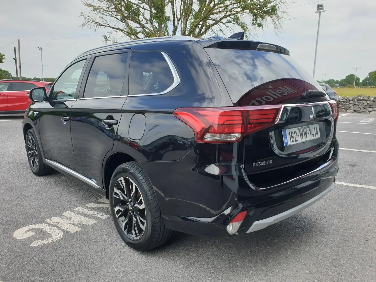 Mitsubishi Outlander GX3+ PHEV 200BHP - Image 4