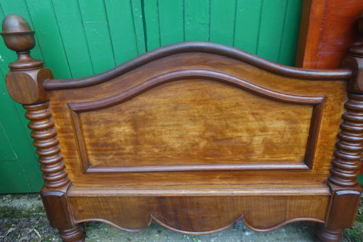 Mahogany bed frame with pine supports - Image 3