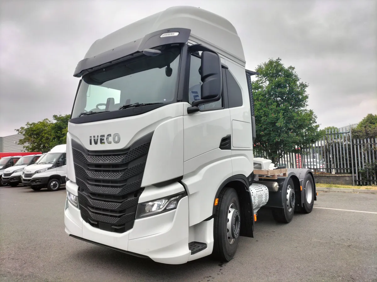 Brand New Iveco S-Way 490 Tractor Unit 6X2 - Image 3