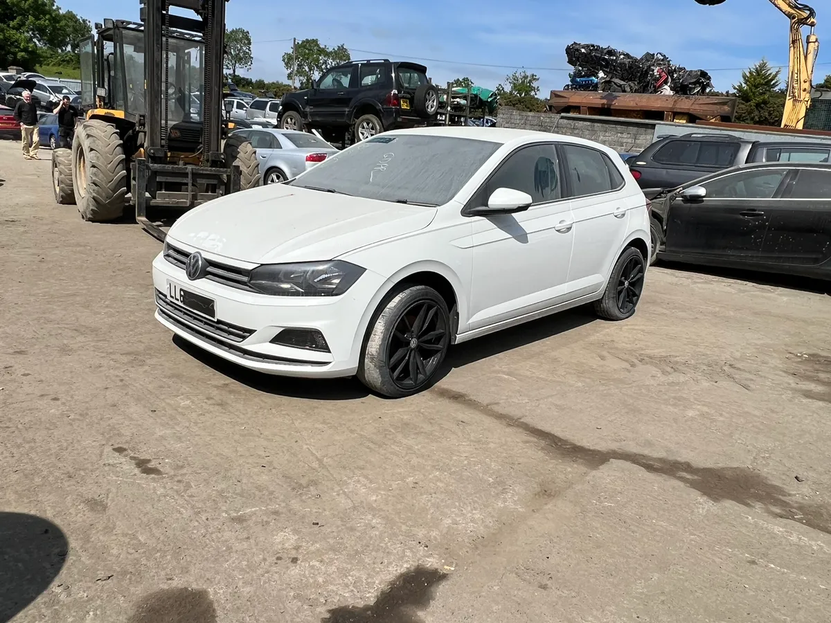 BREAKING 2018 VOLKSWAGEN POLO 1.6 TDI CAR PARTS - Image 2