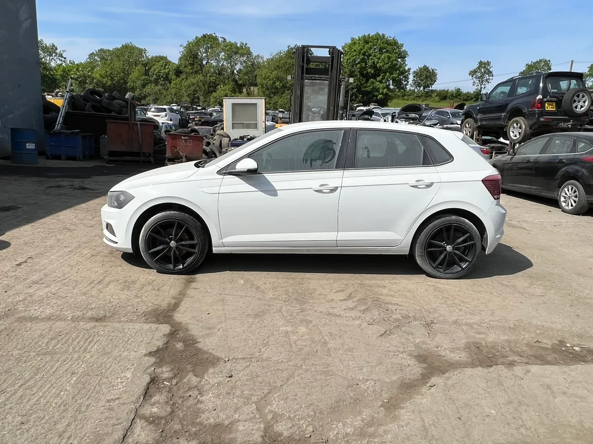 BREAKING 2018 VOLKSWAGEN POLO 1.6 TDI CAR PARTS - Image 3