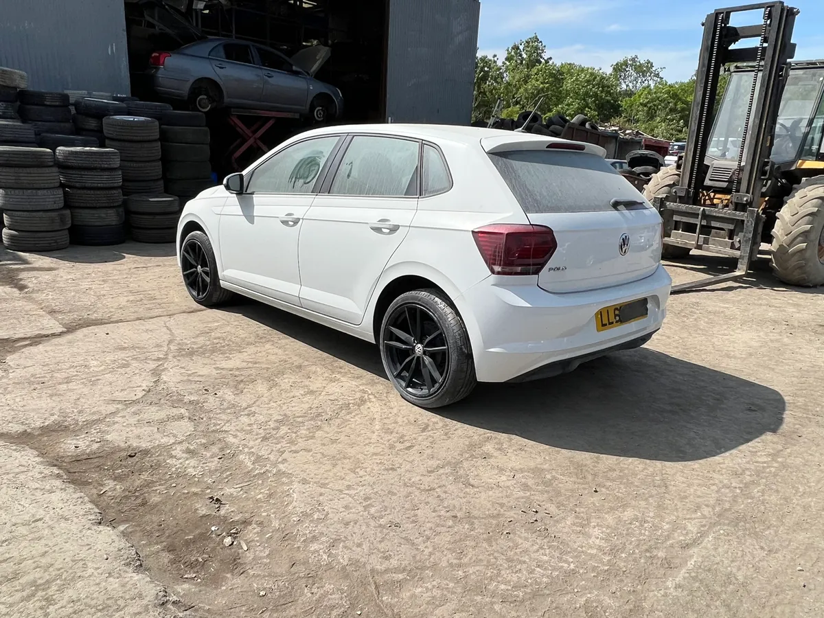 BREAKING 2018 VOLKSWAGEN POLO 1.6 TDI CAR PARTS - Image 4