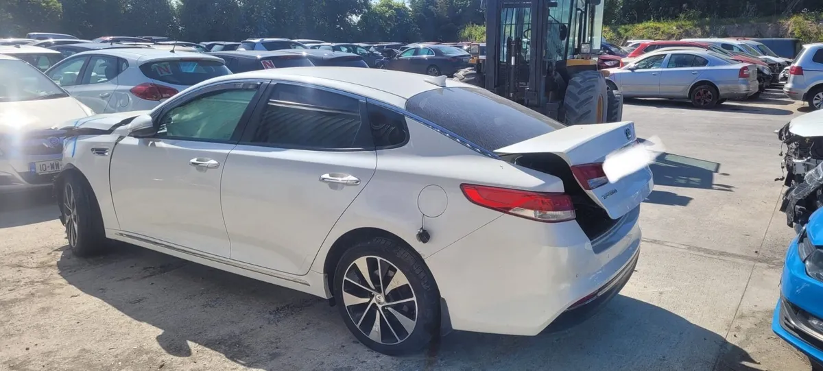 2017 Kia Optima *For Parts* - Image 4