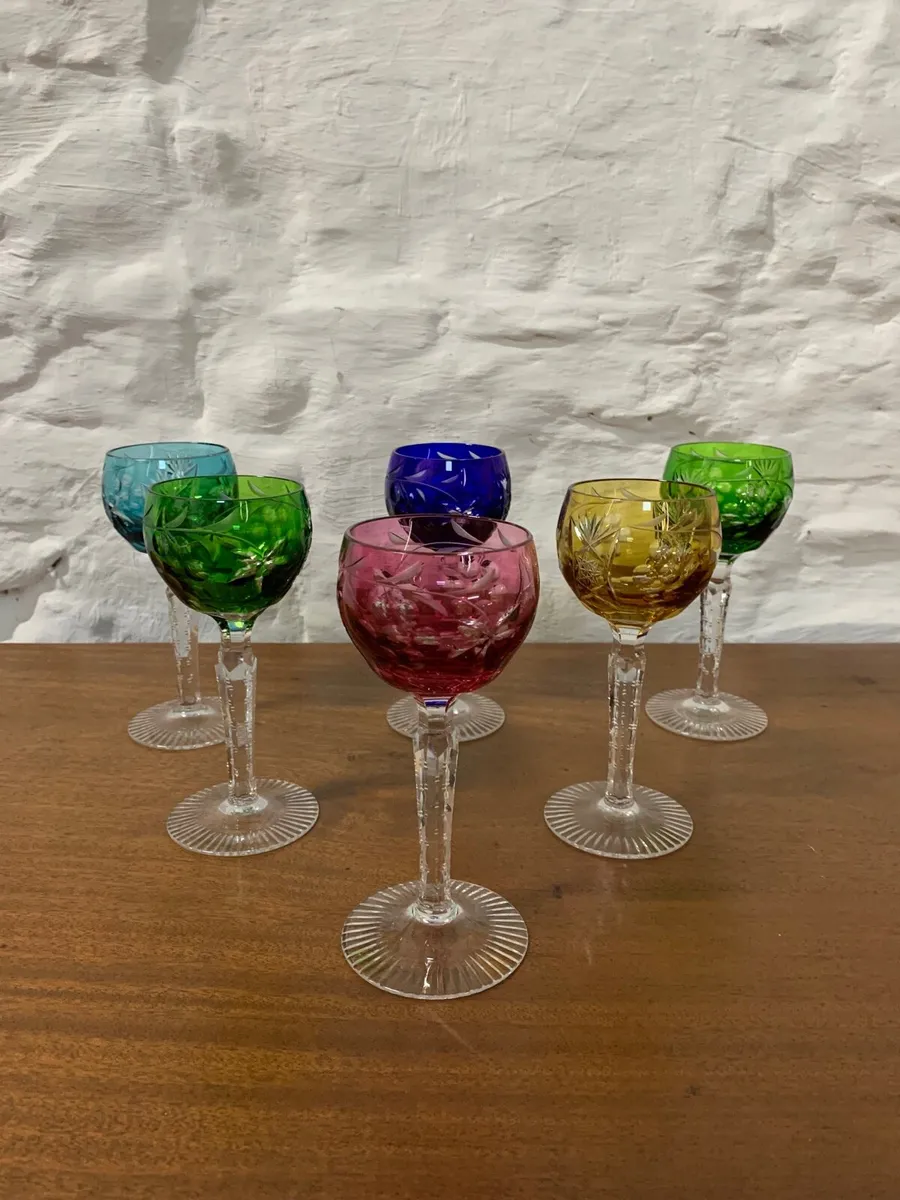 Set of 6 Nachtmann Traube crystal wine glasses. - Image 2