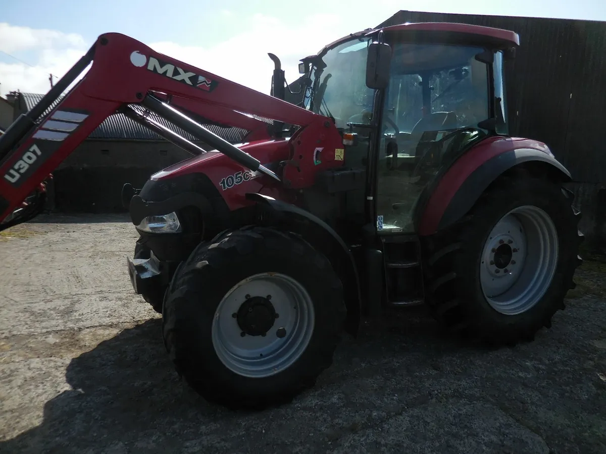 2015 CASEIH 105C WITH A POWER LOADER - Image 3