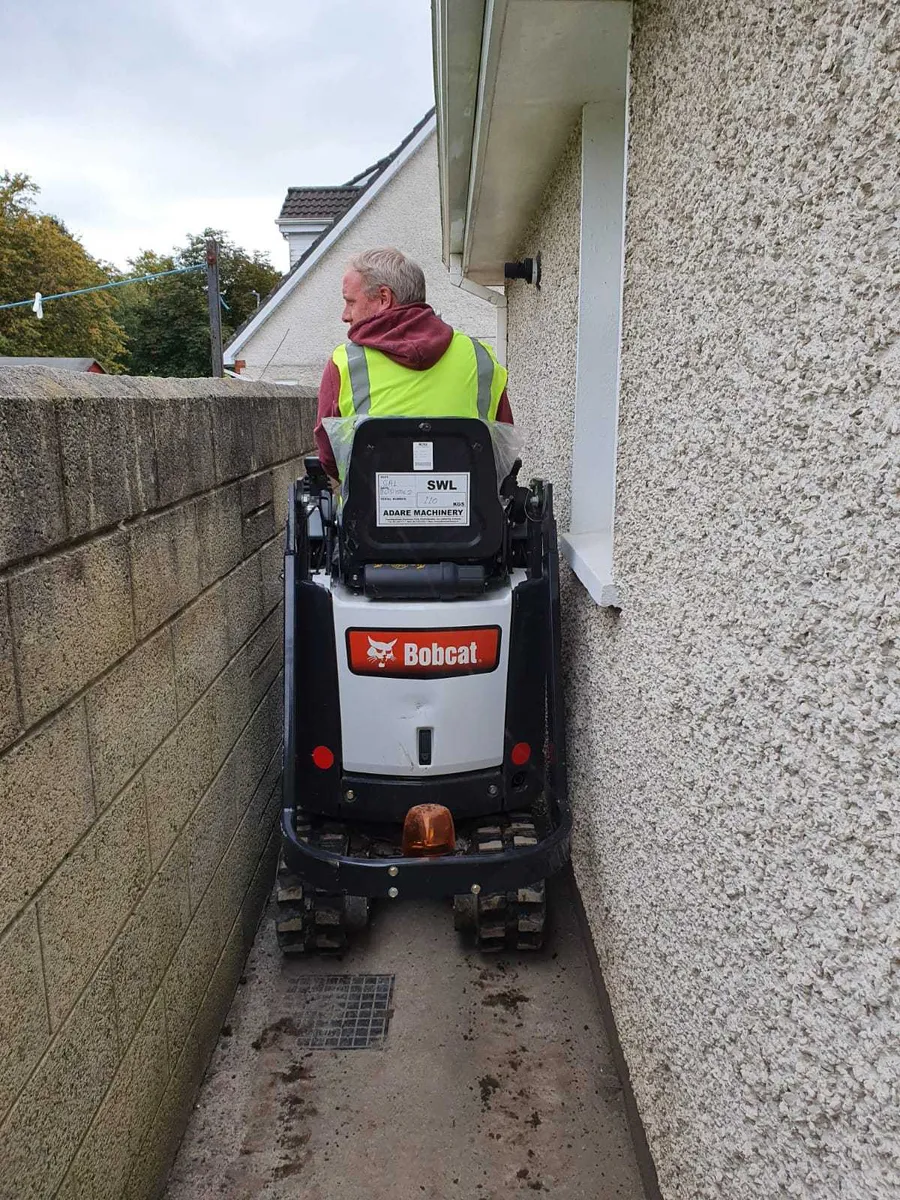 Bobcat E10z Micro Excavator |Watch Go Through Door - Image 4