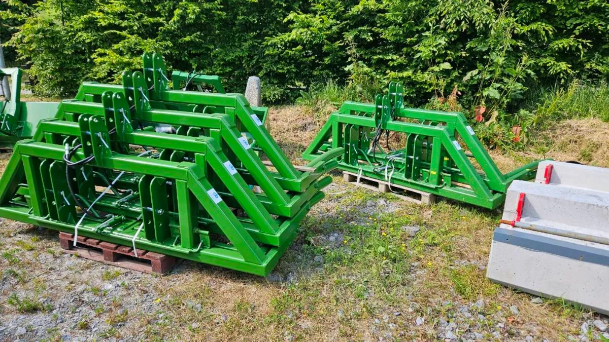 Single and Double Bale Handler - Image 1