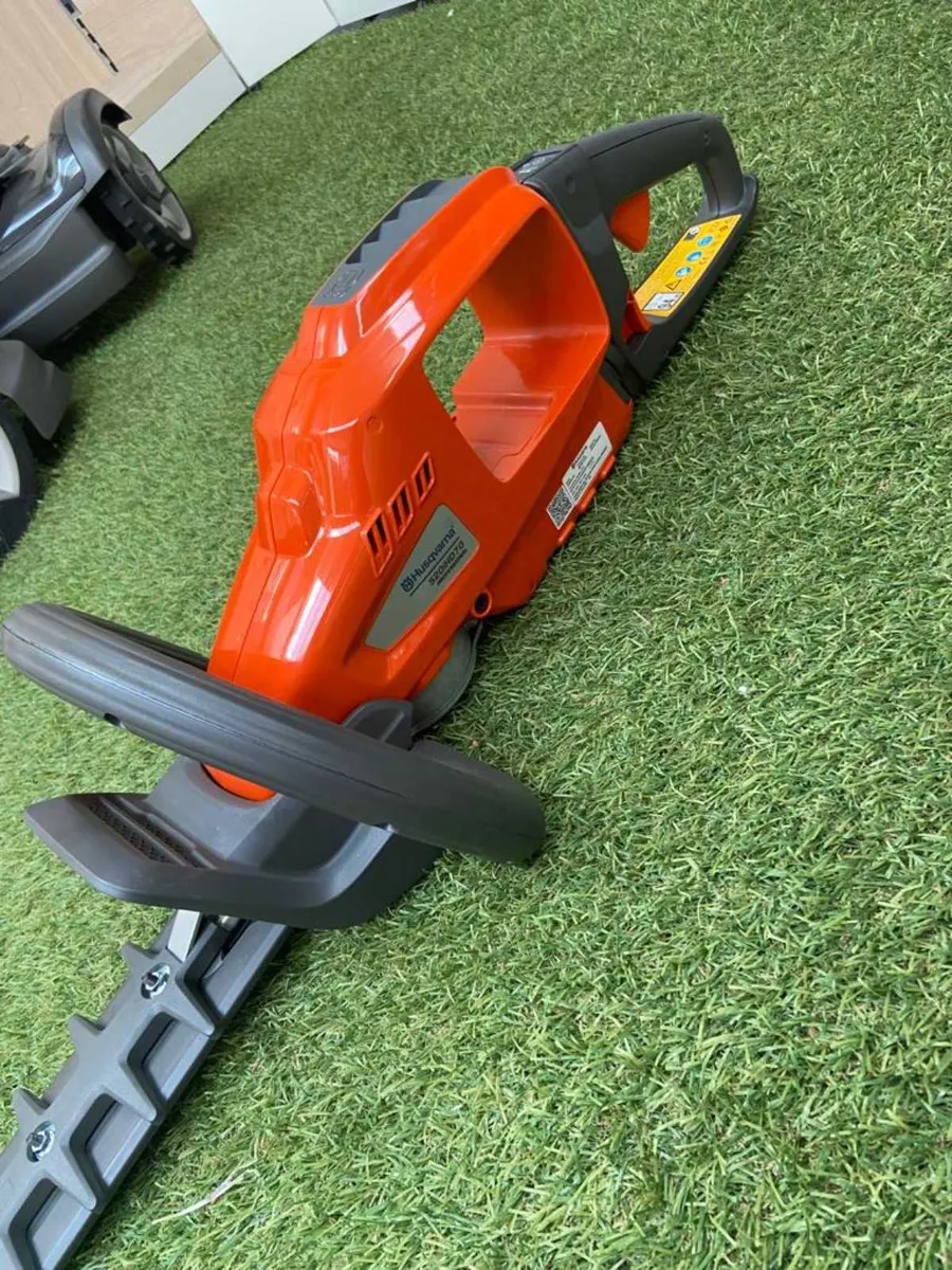 Husqvarna battery hedge trimmer - Image 3