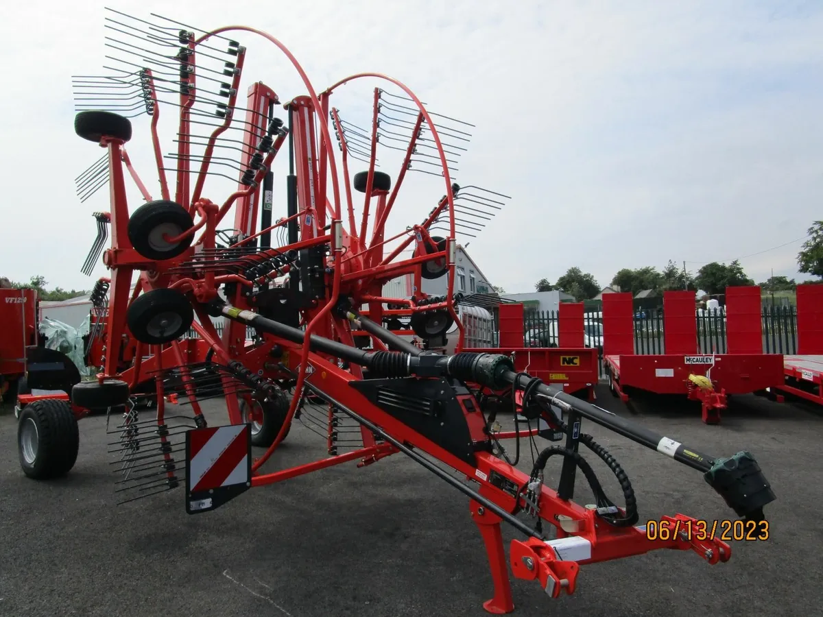 New Kuhn GA 8731 Twin Rotot Rake. - Image 1