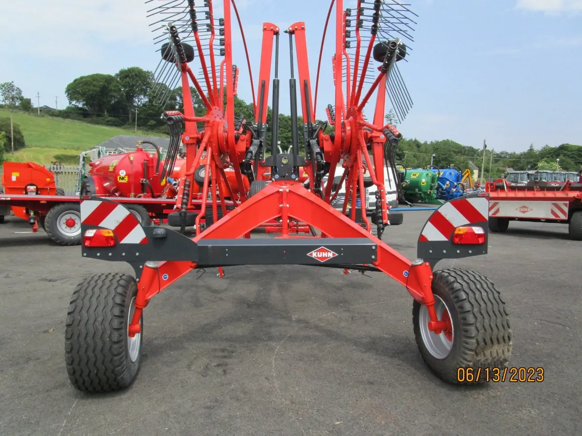 New Kuhn GA 8731 Twin Rotot Rake. - Image 4