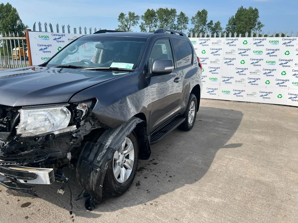 22 TOYOTA LANDCRUISER 2.8A JUST IN FOR BREAKING - Image 2