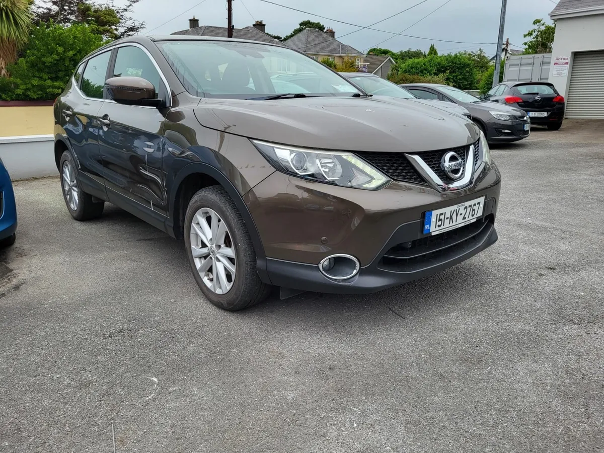 Nissan Qashqai 1.5 Acenta Low Mileage - Image 2