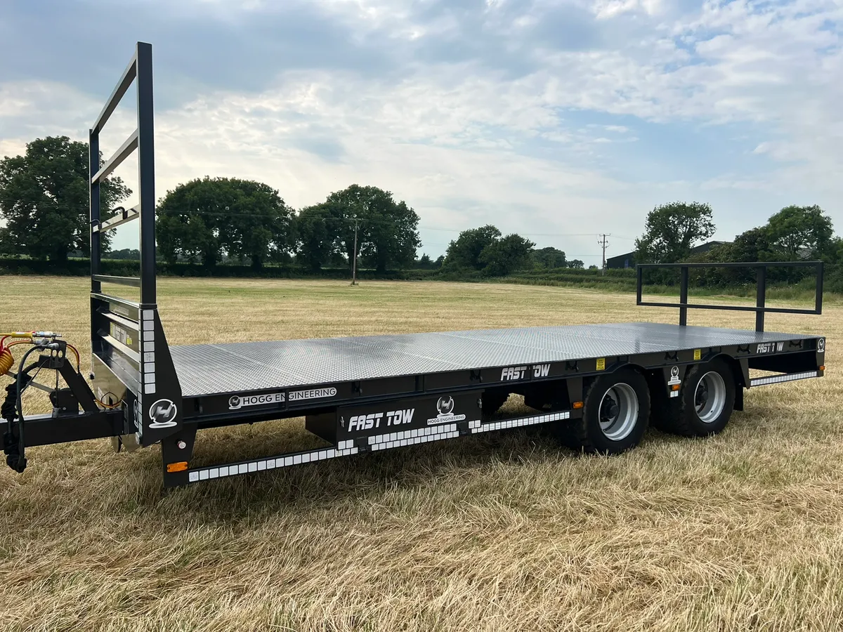 Hogg bale trailer - Image 1