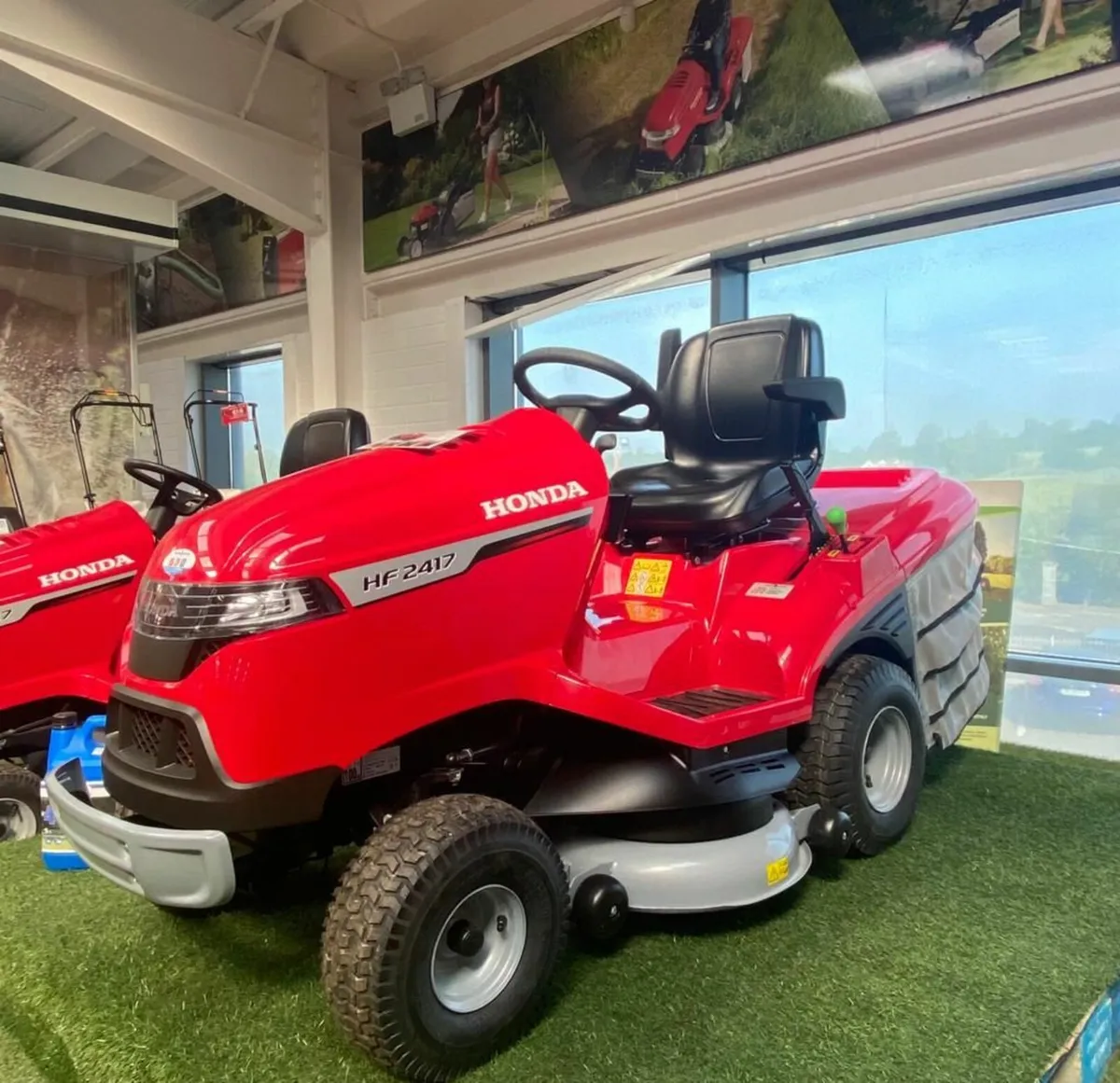 Honda ride-on lawnmower - Image 1