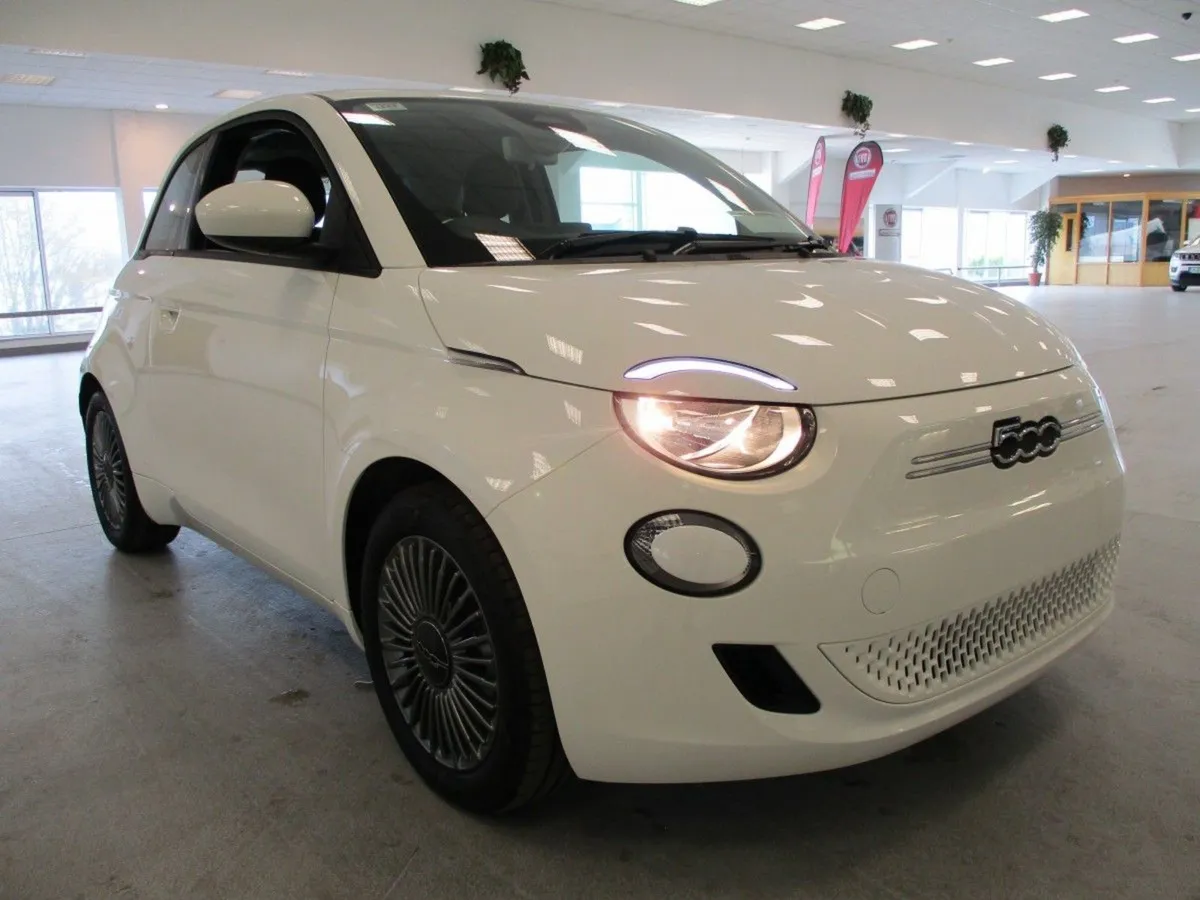 Fiat 500e-NEW 241 OFFERS-4.9% FINANCE - Image 3