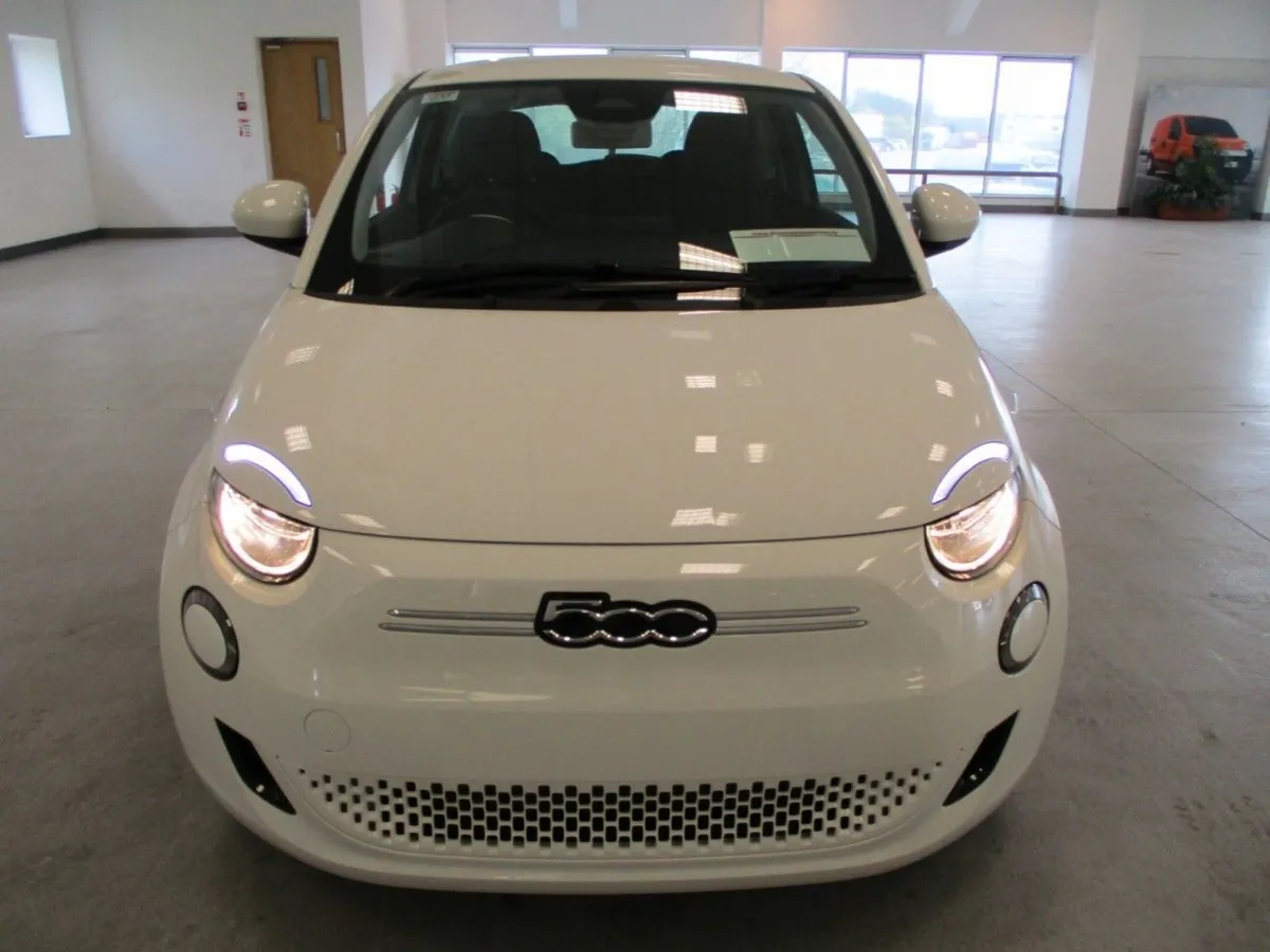 Fiat 500e-NEW 241 OFFERS-4.9% FINANCE - Image 4