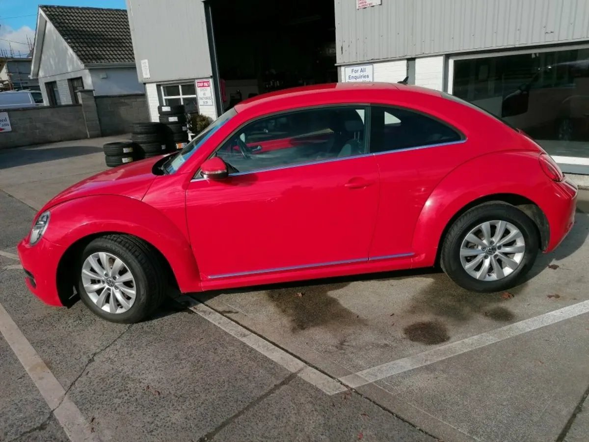 2013 Volkswagen Beetle 1.6TDI Technology - Image 3