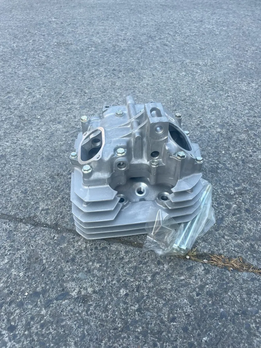 Honda CYL Head Assy 300 - Image 1