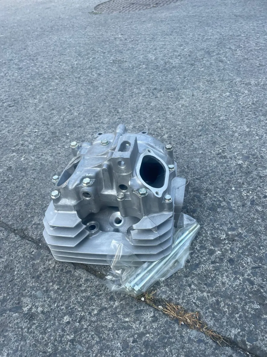 Honda CYL Head Assy 300 - Image 2