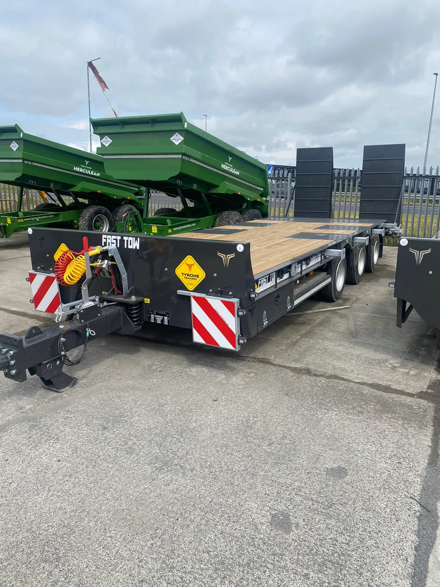 New Tyrone tri axle low loader - Image 1