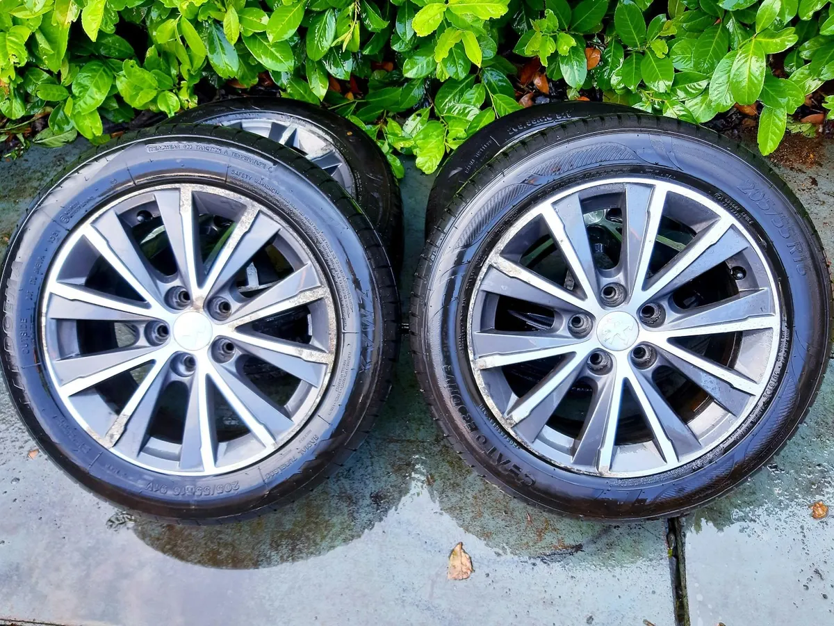 16inch 5x108 Genuine Rims Tyres Like New - Image 1