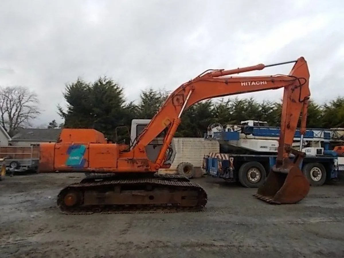 HITACHI EX200 DIGGER BREAKING ALL PARTS AVAILABLE
