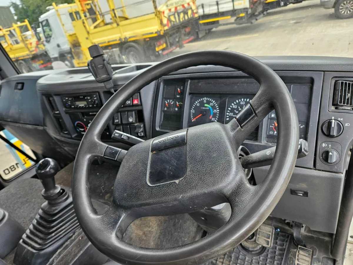 VOLVO FL18  12 TONNE - Image 2